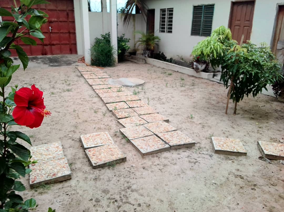 N° 4294 :
                            Villa à louer , Agoe, Lome, Togo : 50 000 XOF/mois